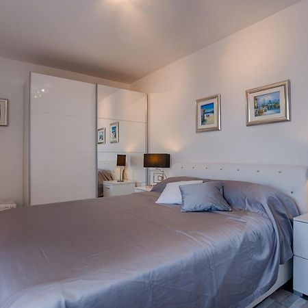 Holiday House Queens With Sea View Селце Екстериор снимка