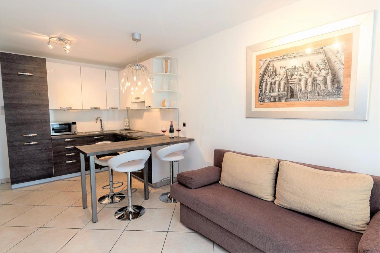 Holiday House Queens With Sea View Селце Екстериор снимка