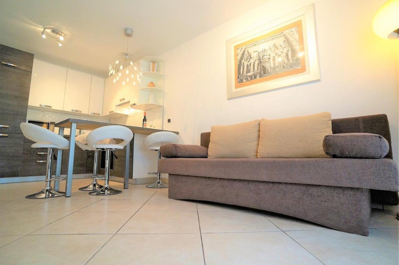 Holiday House Queens With Sea View Селце Екстериор снимка