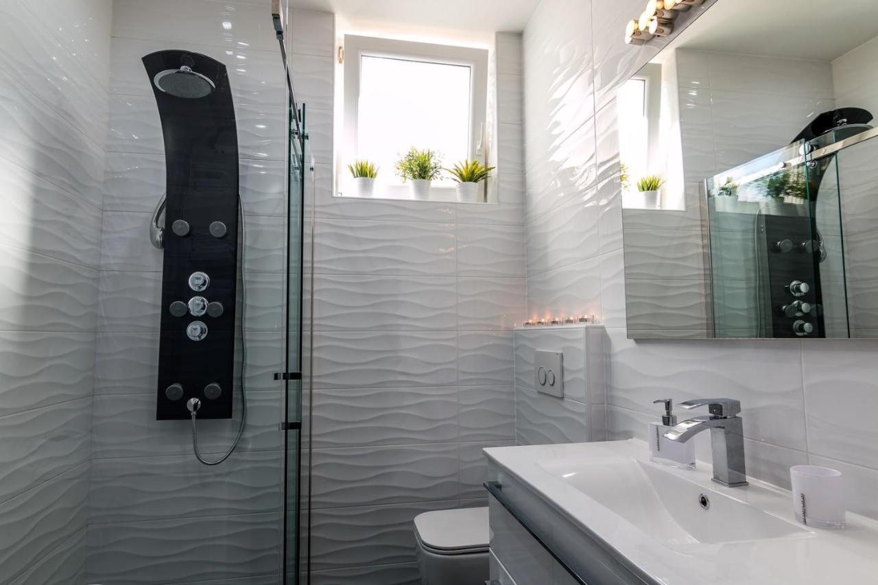 Holiday House Queens With Sea View Селце Екстериор снимка