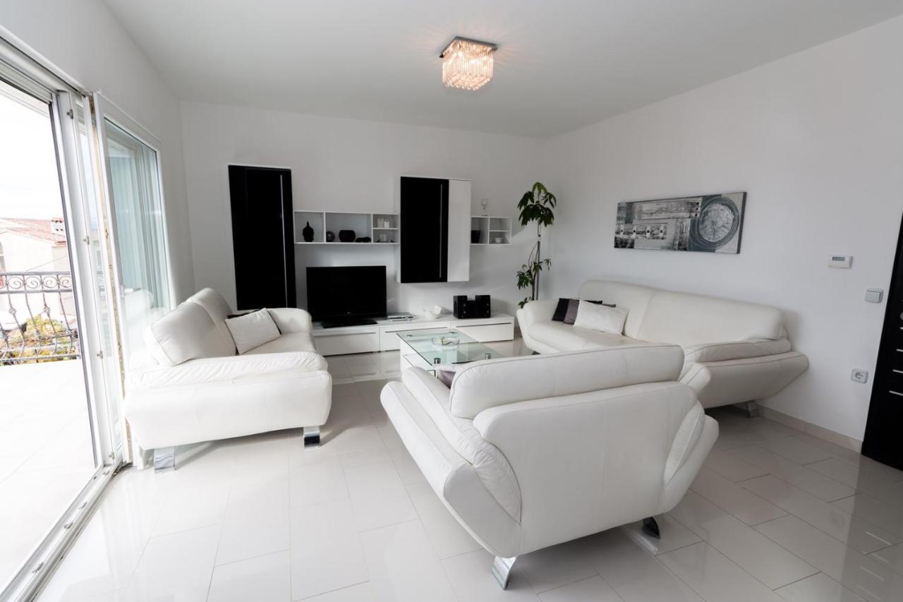 Holiday House Queens With Sea View Селце Екстериор снимка