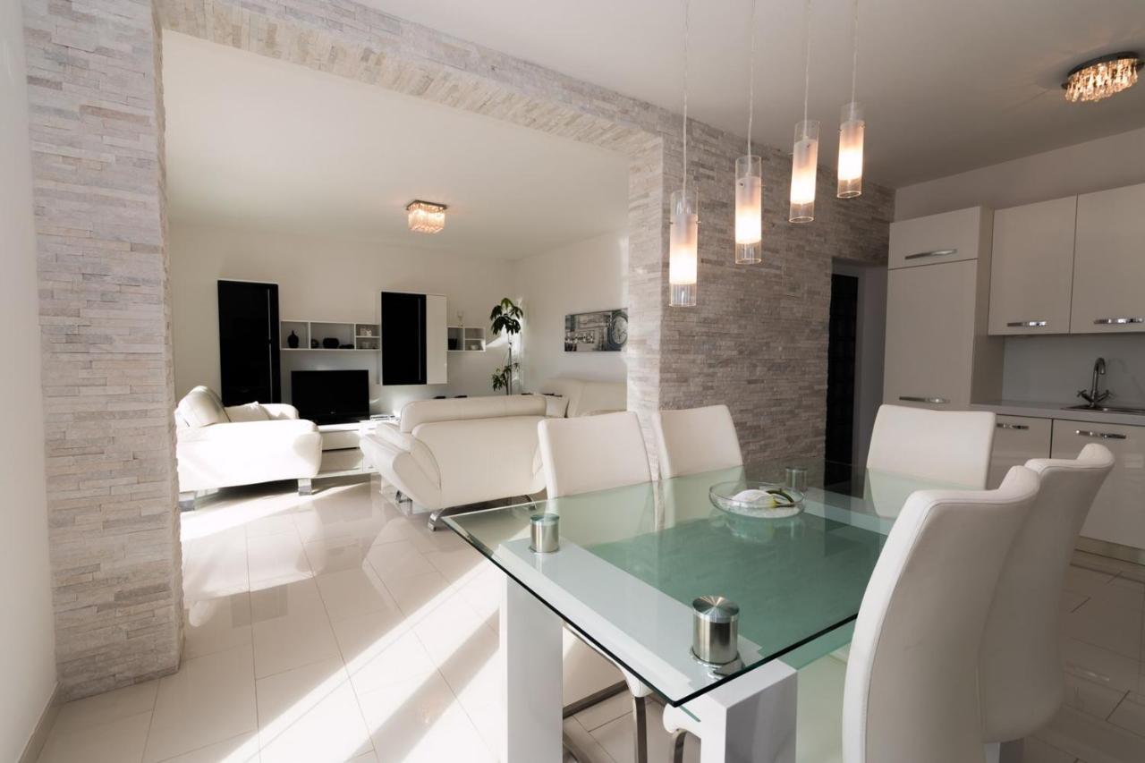 Holiday House Queens With Sea View Селце Екстериор снимка