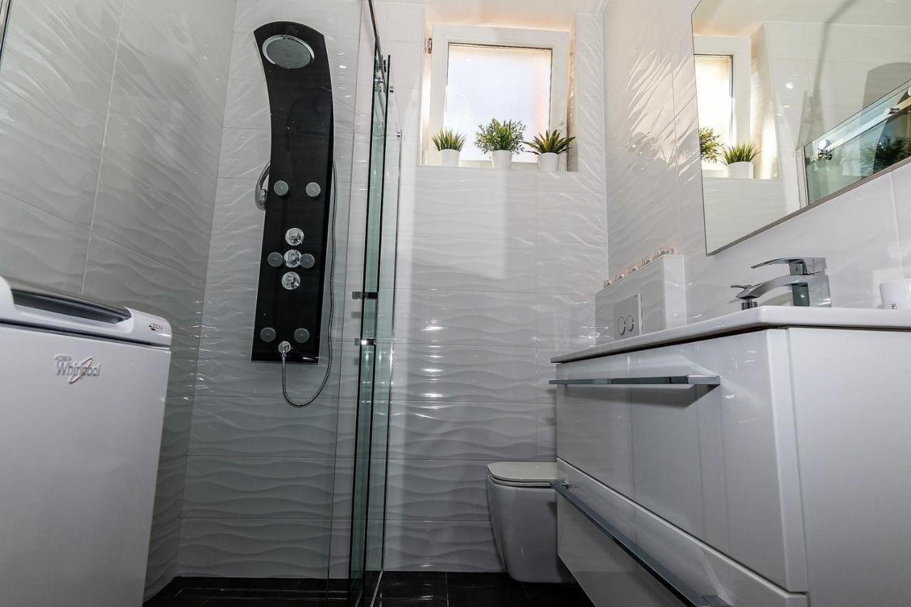 Holiday House Queens With Sea View Селце Екстериор снимка