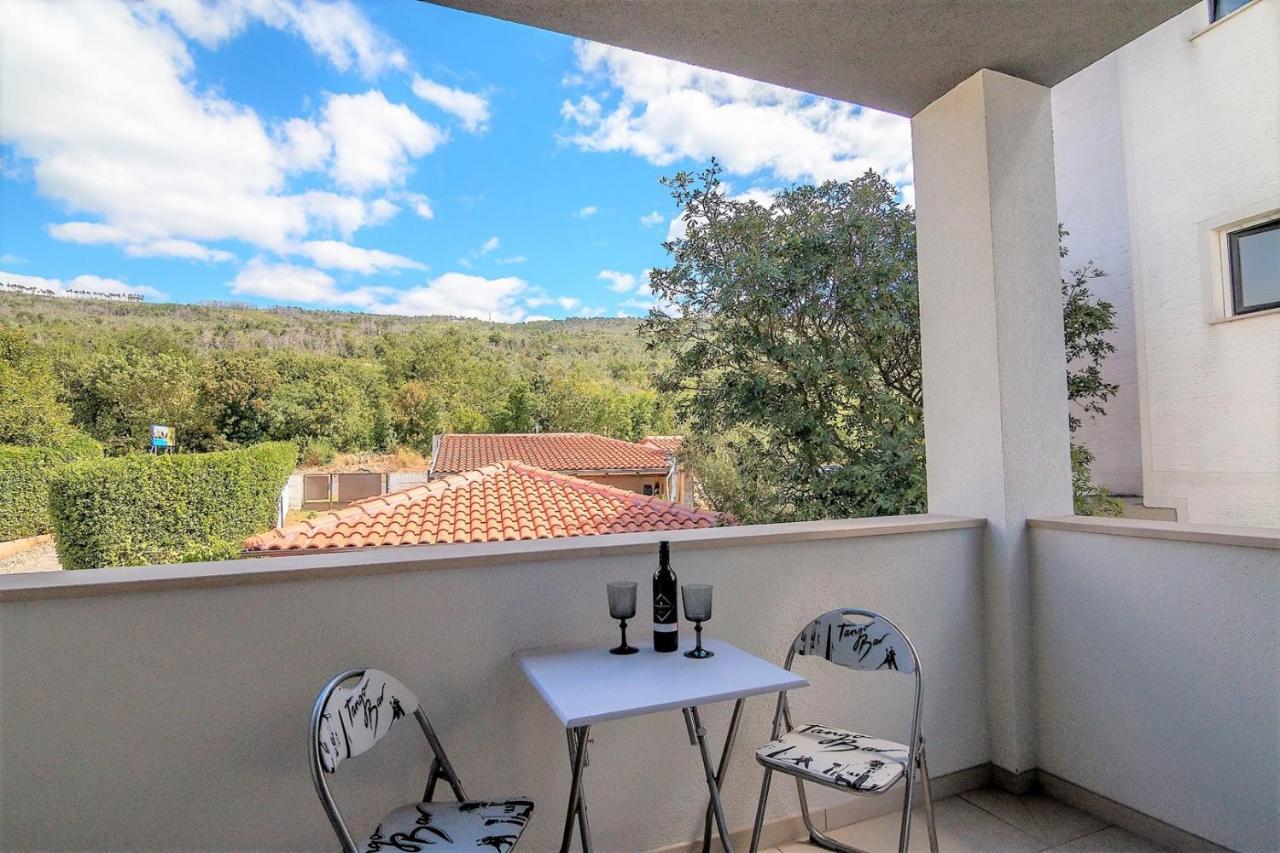 Holiday House Queens With Sea View Селце Екстериор снимка